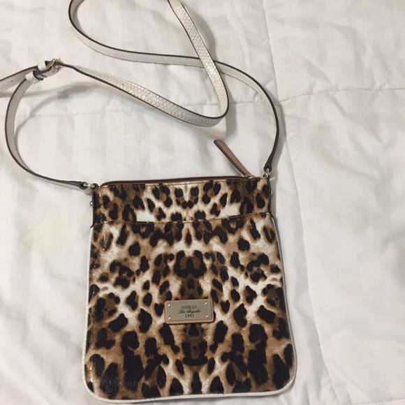 Guess purse shoulder bag leopard NEW - Picture 1 of 7